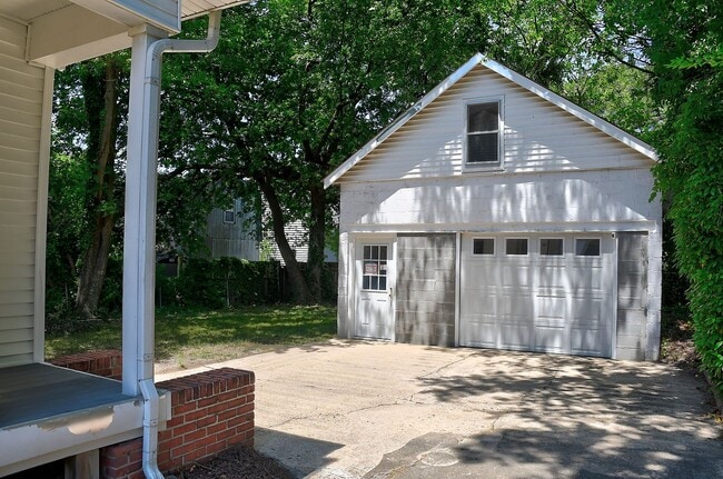 Building Photo - FOR RENT  - NORFOLK / ODU AREA