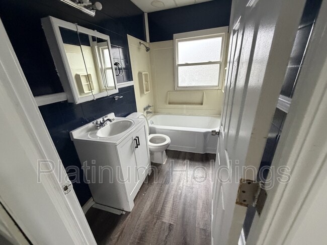 Building Photo - 4264 E 164th St