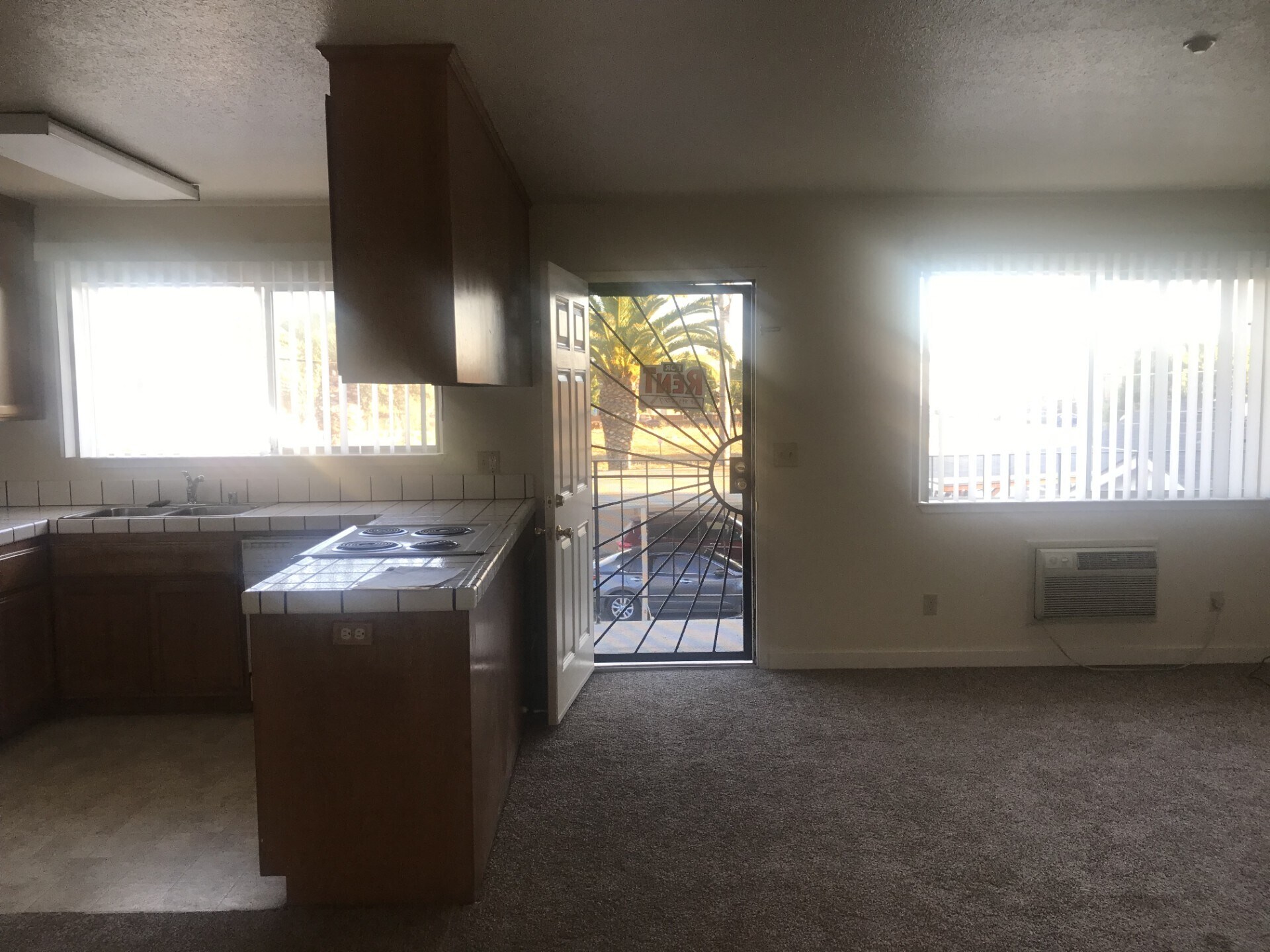 ENTRY INTO LIVING ROOM - 16245 Keith Way