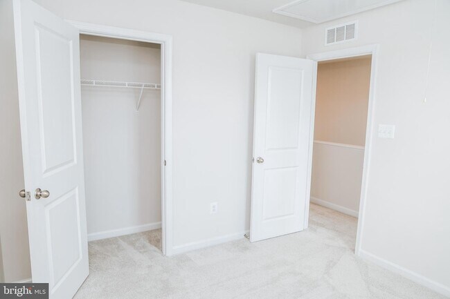 Building Photo - 118 Charlotte St