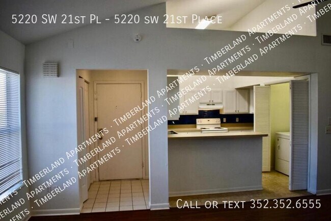 Building Photo - 5220 SW 21st Pl