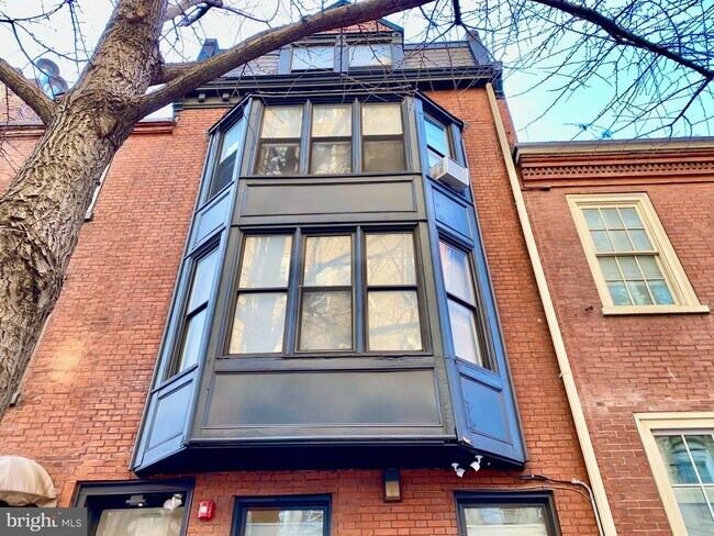 Building Photo - 1300 Spruce St