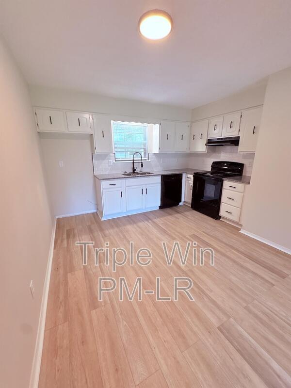 Building Photo - 220 Randall Dr