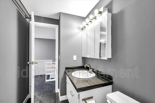 Building Photo - 78 Shepards Knoll Dr