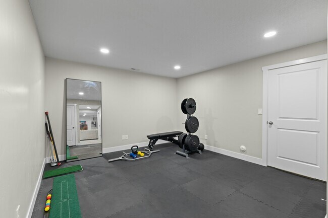 Building Photo - 824 2800 N