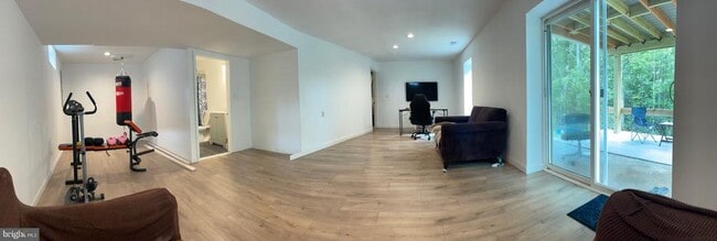 Building Photo - 2889 White Tail Dr