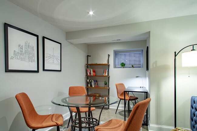 Building Photo - 824 Varnum St NW