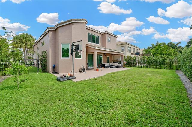 Building Photo - 1500 SW 171st Ter