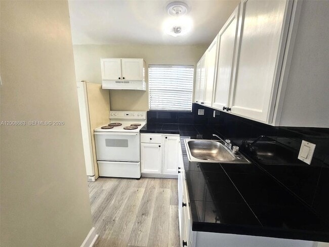 Building Photo - 10790 SW 46th St