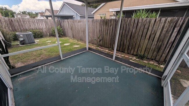 Building Photo - 6047 White Sails Dr