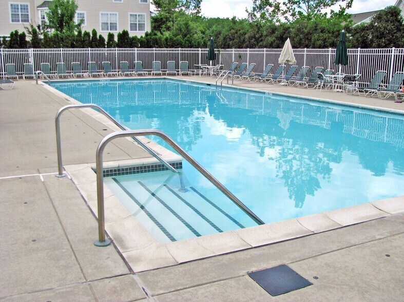 Pool - 66 Limerick Ln