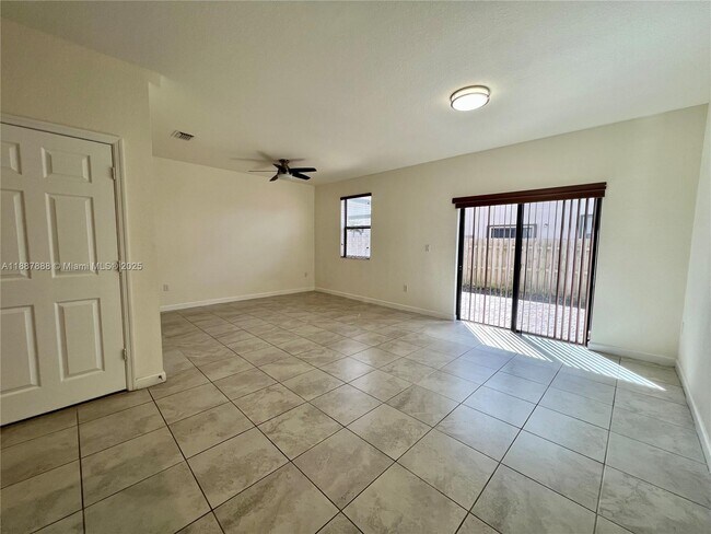 Building Photo - 15080 SW 119th Ln