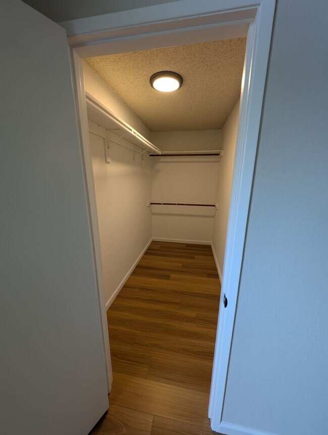 Building Photo - Los Gatos Townhome