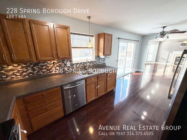 Building Photo - 228 Spring Borough Dr