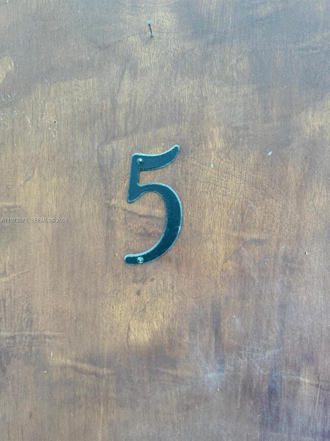 Building Photo - 1562 West Ave