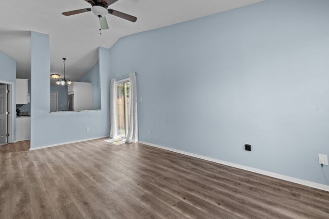 Building Photo - Virginia Beach End-Unit Townhome