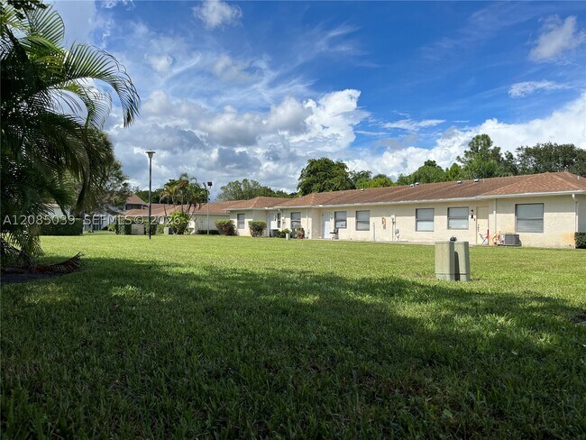 Building Photo - 5080 Sanctuary Way