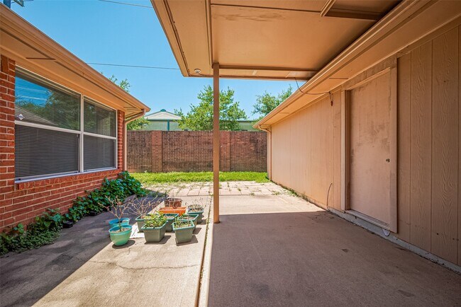 Building Photo - 4222 Merriweather St