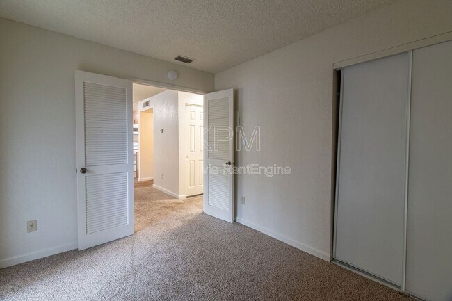 Building Photo - 4332 Pacific Ave