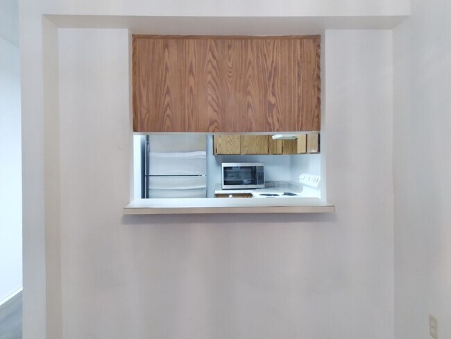 Building Photo - PRICE IMPROVEMENT!!  3/2 2nd floor Villa