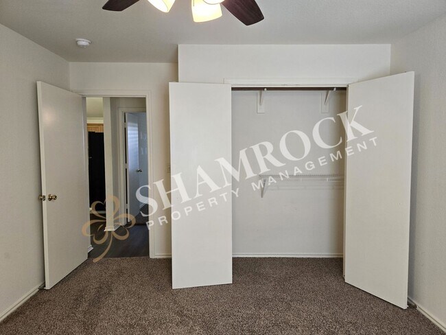 Building Photo - Cougar Ridge III Duplex