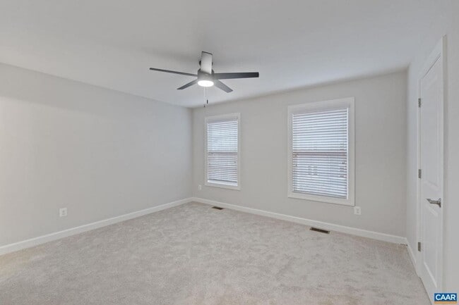 Building Photo - 4 Bedroom 3.5 Bathroom Townhouse with 2 Car Garage - Brownsville Elementary School District