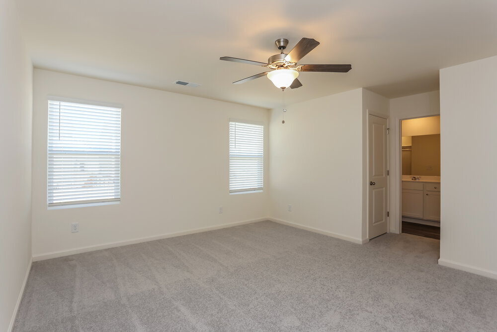 Building Photo - 7631 Saffron Ave