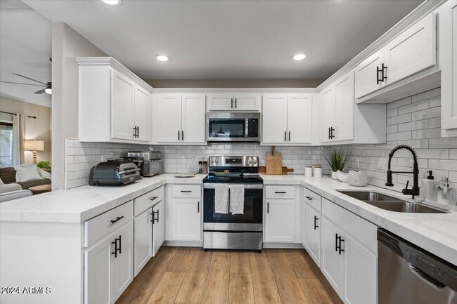 Building Photo - 15050 N Thompson Peak Pkwy