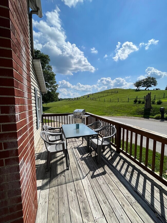 Building Photo - 310 S Butler St