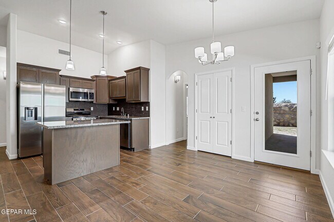 Building Photo - 5913 Ruidoso Downs St