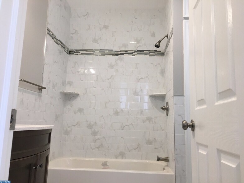 Building Photo - 1708 Mifflin St