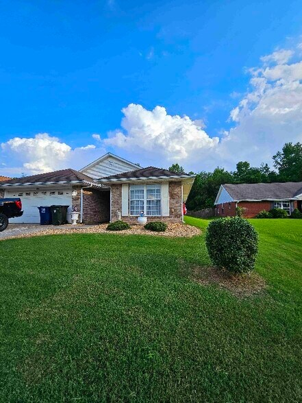 Building Photo - 226 Glen Meadows Ln