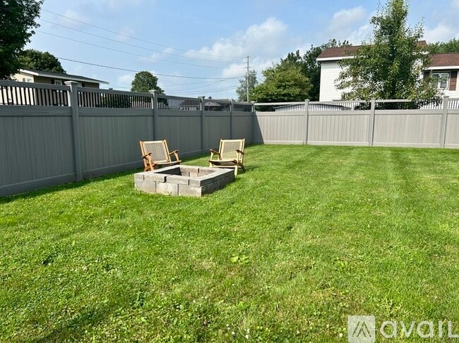 Building Photo - 3704 Allen Dr