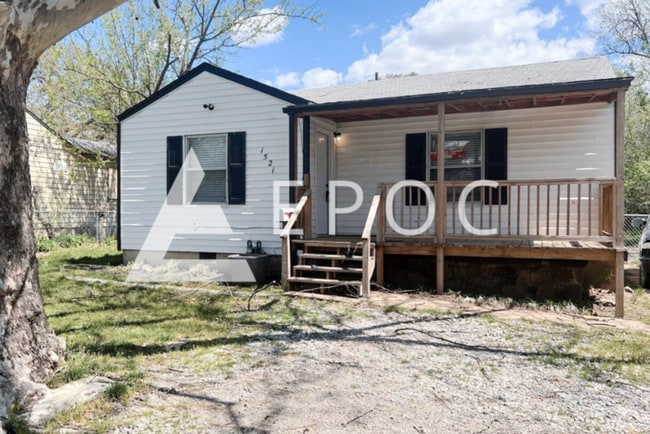 Primary Photo - Newly Renovated- 2 Bedroom, 1 Bathroom Ava...