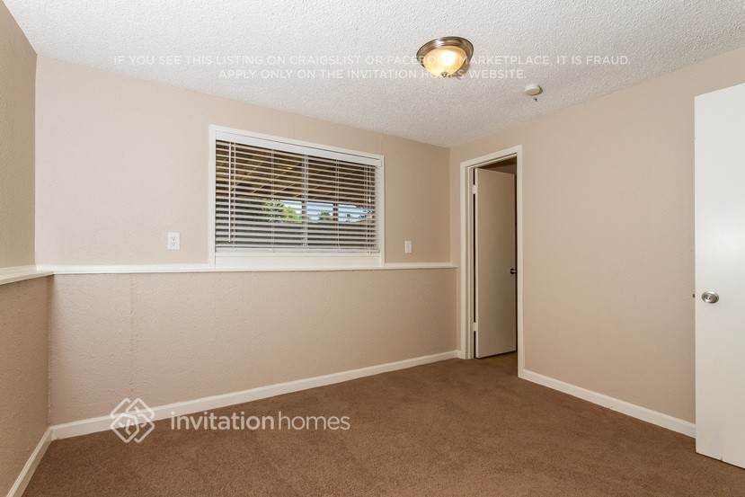 Building Photo - 15661 E Eldorado Dr