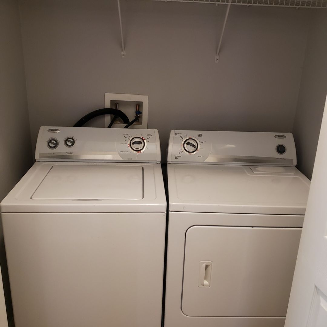 Building Photo - 2771 Oakwater Dr