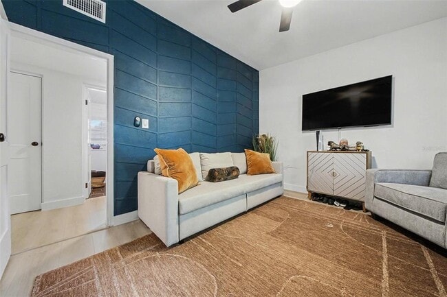 Building Photo - 1026 S Lakemont Ave