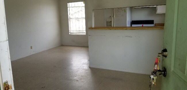 Building Photo - 4214 Woodmanor Dr