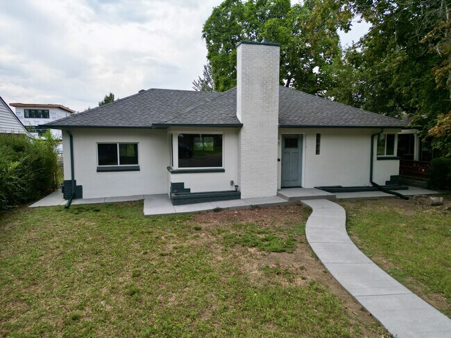 Building Photo - 1415 S Jackson St