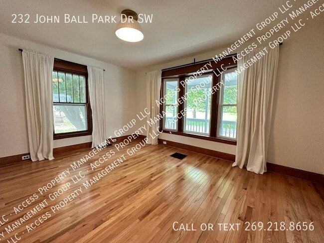 Building Photo - 232 John Ball Park Dr SW
