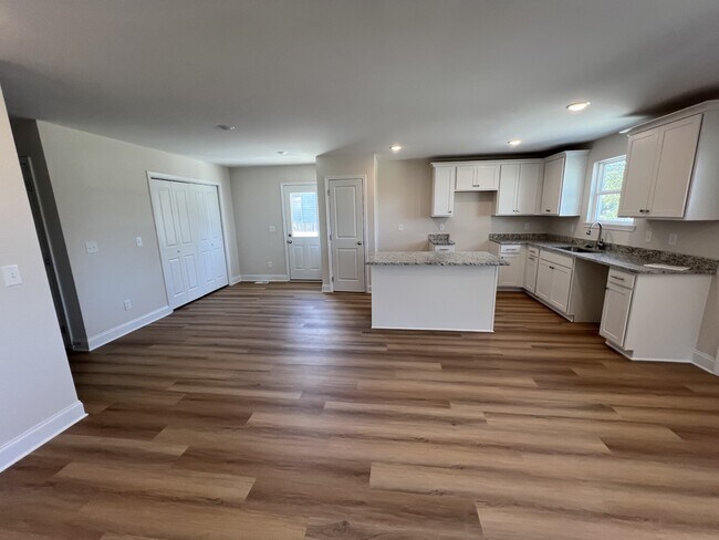 Building Photo - 1310 E 36th St