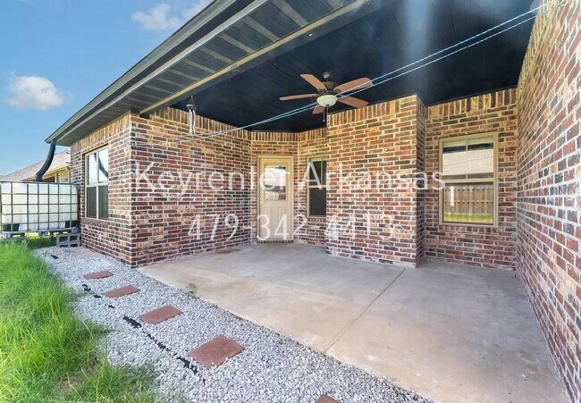 Building Photo - Bentonville living | 4bed 2bath