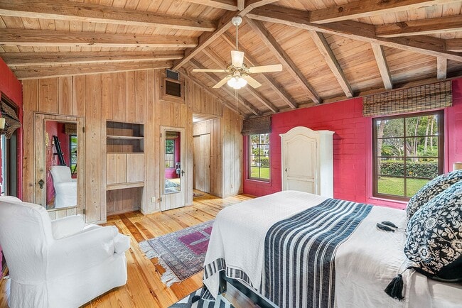 Building Photo - 334 Palm Trail