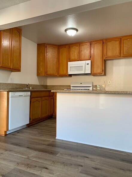 Building Photo - 16481 Waterway Cir
