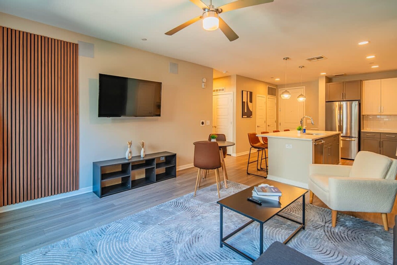 Building Photo - 730 E Marlette Ave