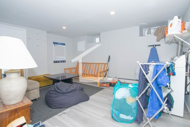 Building Photo - 4 bed in Allston