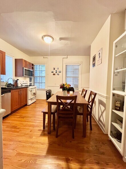 Building Photo - 73 Delle Ave