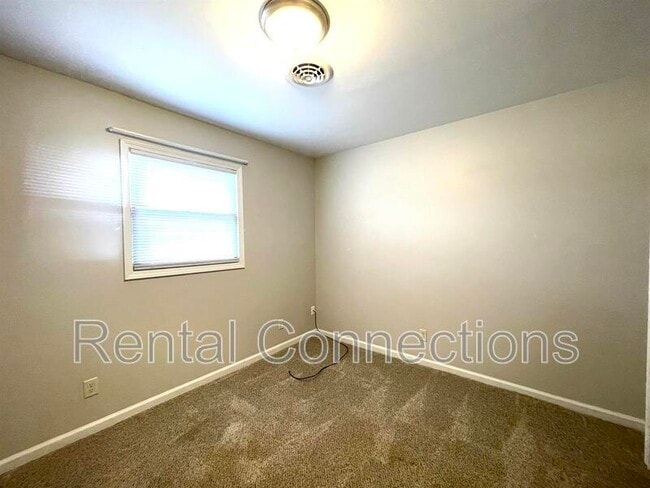 Building Photo - 8972 IL-13