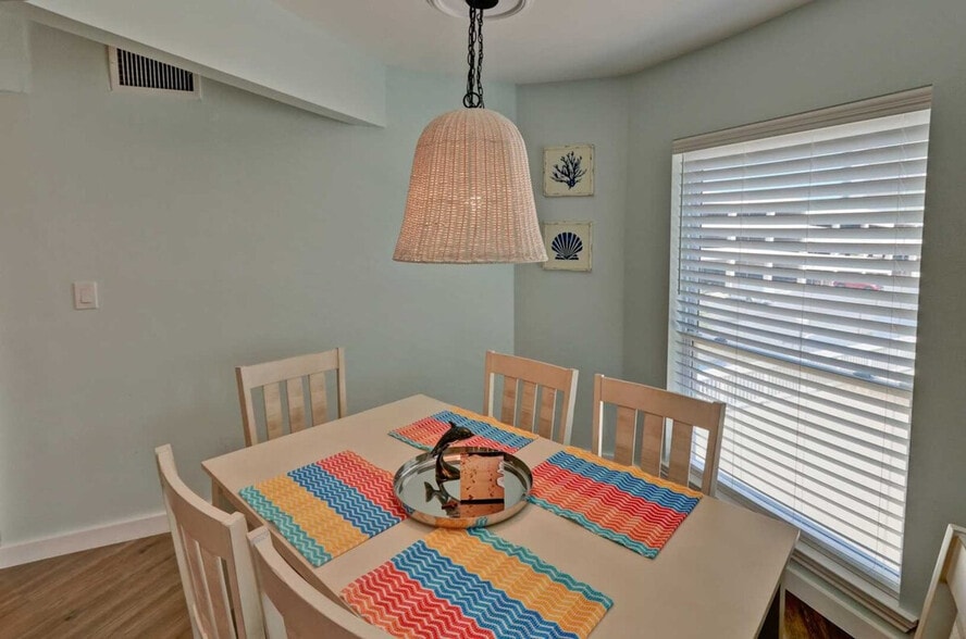 Building Photo - 200 Padre Blvd