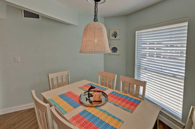 Building Photo - 200 Padre Blvd